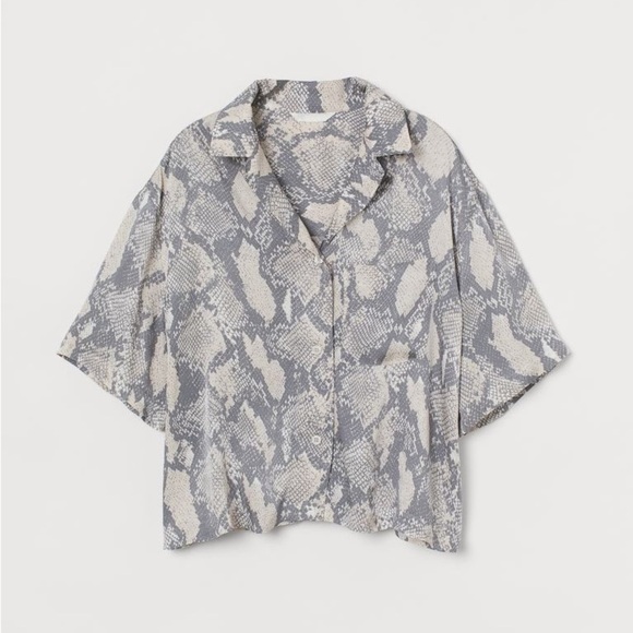 Voluminous Resort Button Down Shirt - Picture 2 of 7